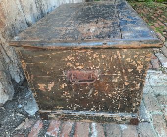 Rustic Trunk