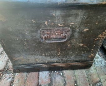 Rustic Trunk