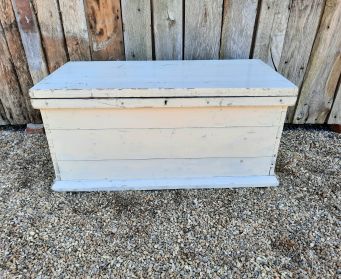 Chippy Cream Wooden Trunk