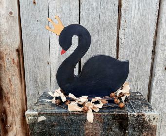 King And Queen Swan Decoration With Crown