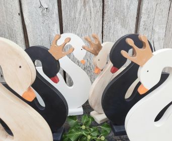 King And Queen Swan Decoration With Crown
