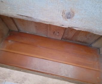 Rustic Pine Settle