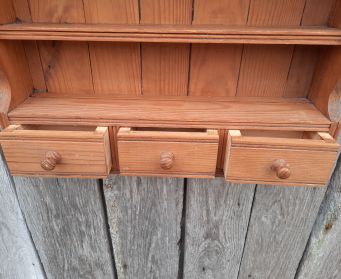 Small Pine Shelves With Drawers