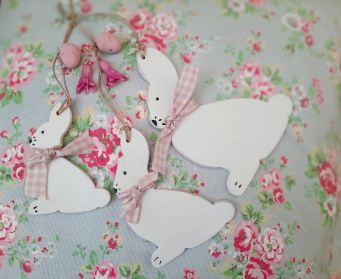 White Wooden Bunny Tail Bundle With Bow