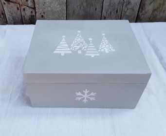 Christmas Tree And Snowflakes  Box