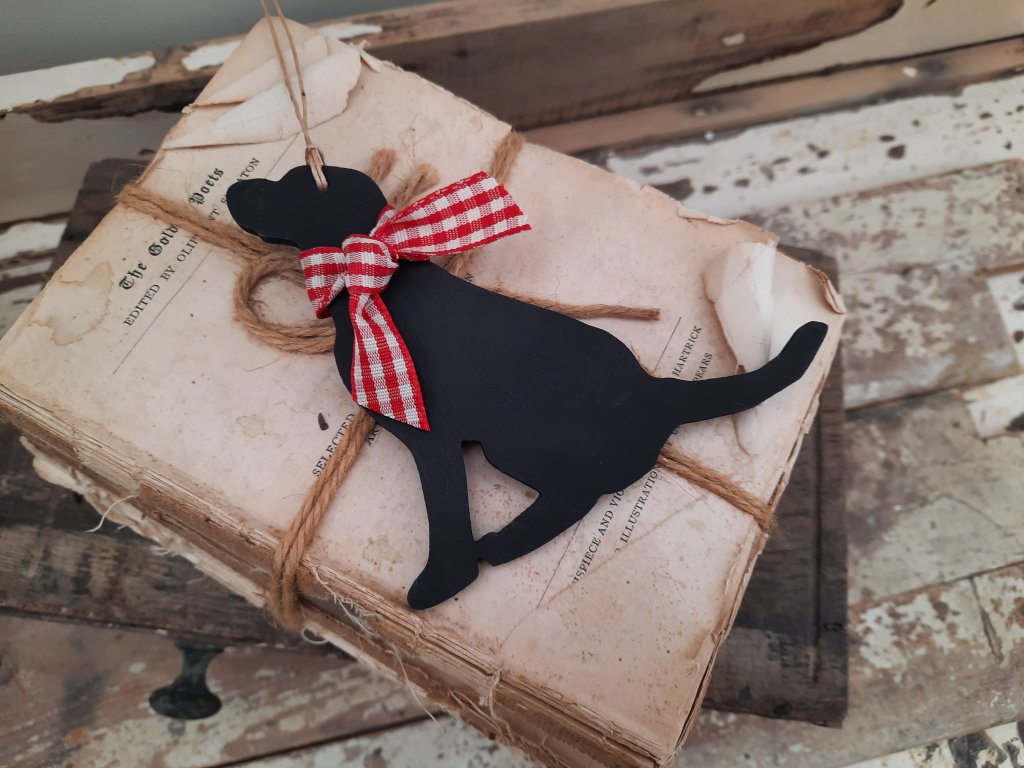 Wooden Hanging Sitting Labrador 