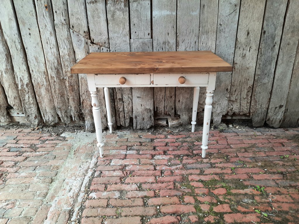 Chippy Paint Farmhouse Table