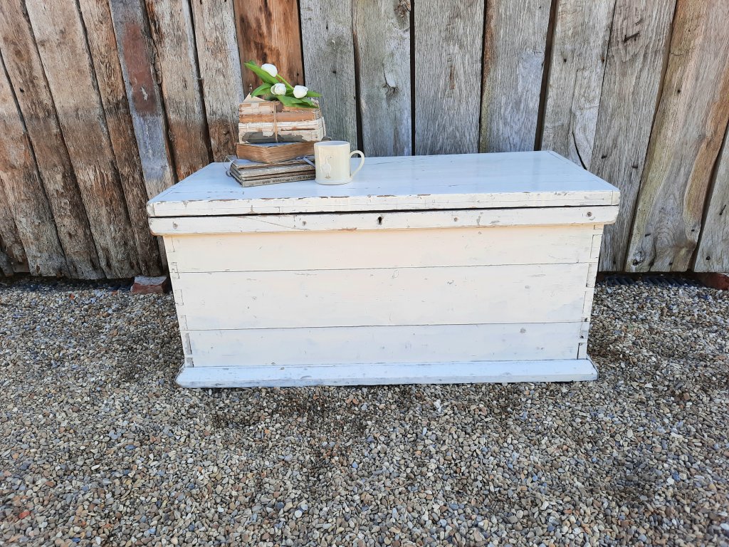 Chippy Cream Wooden Trunk