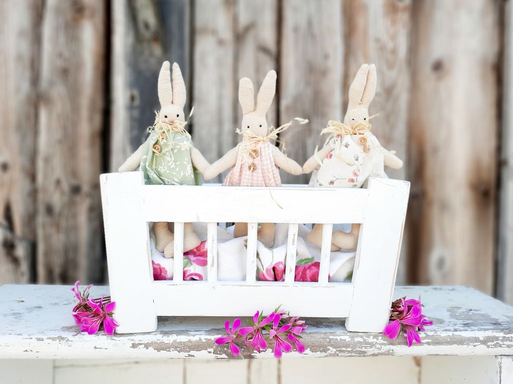 White Wooden Cot