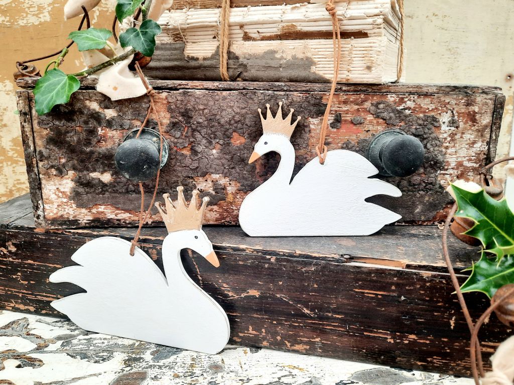 Hanging Painted Swan Decoration With Crown